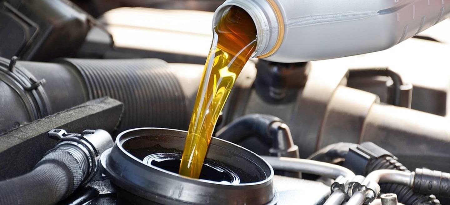 Guía completa de aceites de motor para autos en Chile 🛢️🚗
