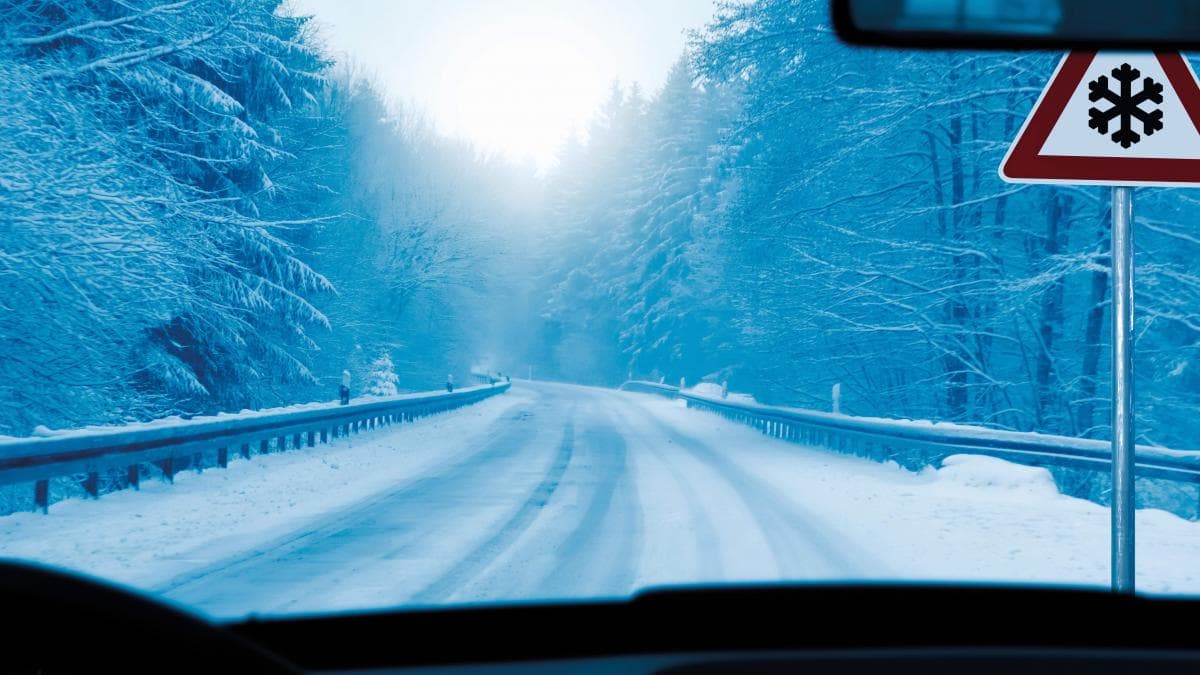Cómo conducir en la lluvia, nieve o con niebla en Chile
